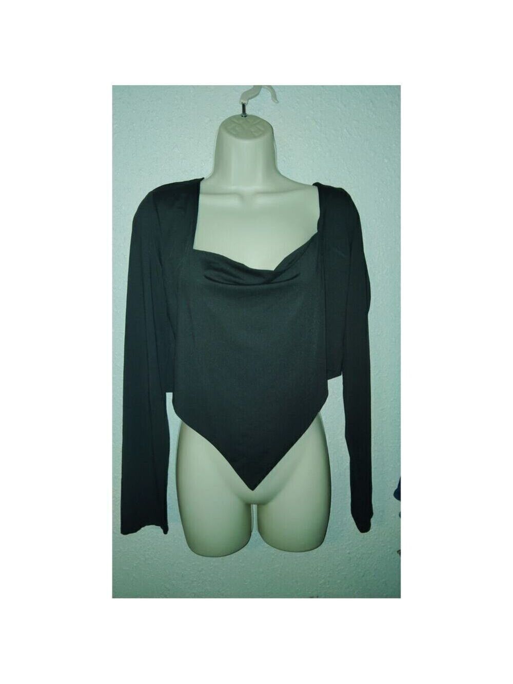 Remidoo long sleeved Crop Top Black XXL New With Tags